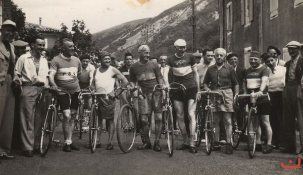 Départ course La Chavade, Rey Louis, cyclistes - 1951_1